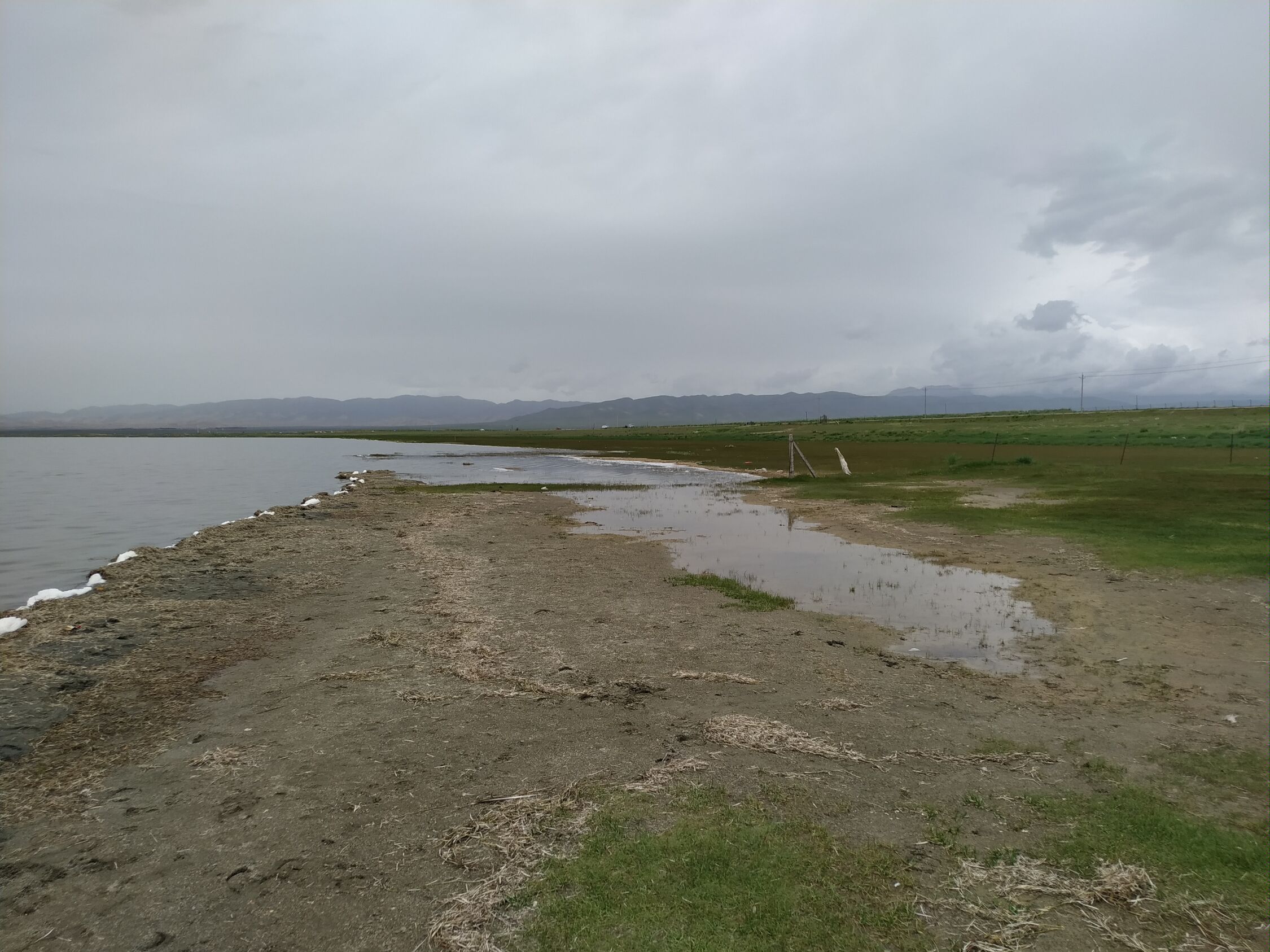 qihai_lakelookin.jpg qihai_lakelookin.jpg